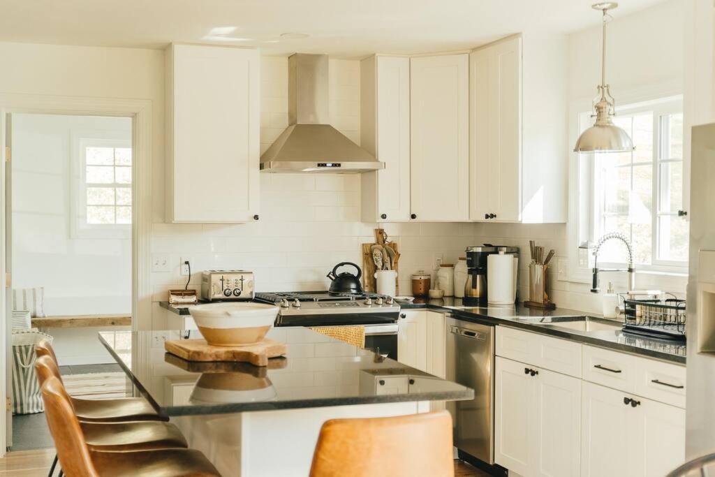 Cozy Cottage, Hot Tub, Fire Pit, 15Min To Hudson And Hiking Катскил Екстериор снимка